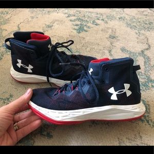 Under Armour boys youth size 4